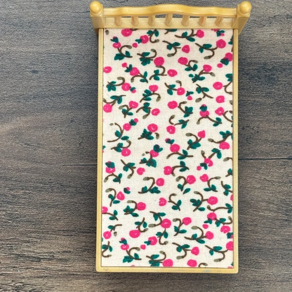 Sylvanian Calico Critters Bed Red Roof Country Home Flowers Replacement Epoch